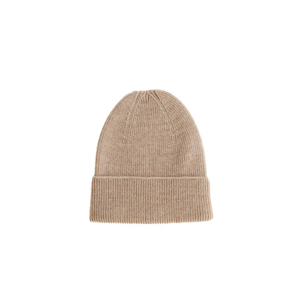 Hvid Newborn Beanie "Fonzie" Sand